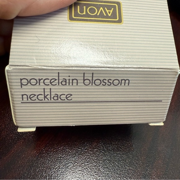 Avon “Porcelain Blossom” Gold and Pink Necklace with Heart Pendant NIB 1991 - Picture 6 of 9